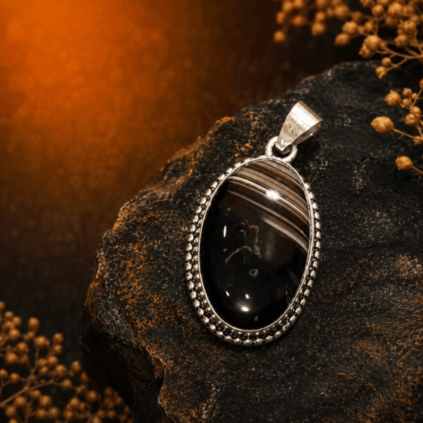 Natural Oval Sulemani Hakik Pendant – Silver Beaded Frame Protective Locket