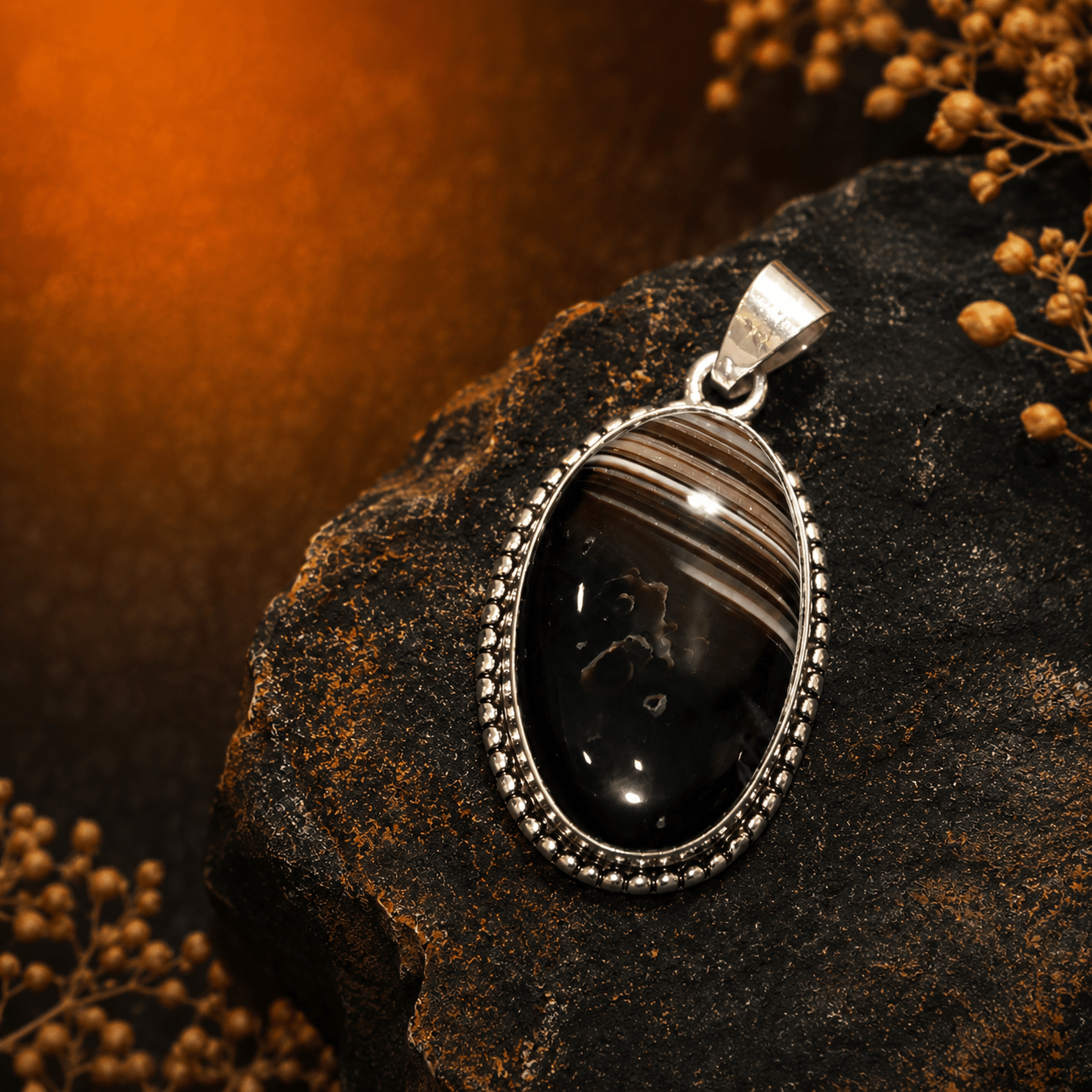 Natural Oval Sulemani Hakik Pendant – Silver Beaded Frame Protective Locket